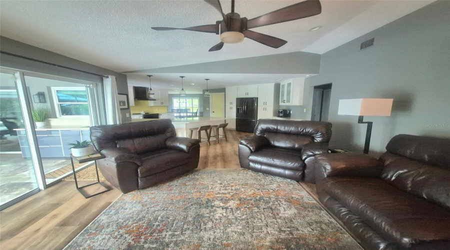 St Cloud, Florida 34771, 4 Bedroom Bedrooms, ,2 Bathroombathrooms,Residential,For Sale,Whispering Pine,0,Mfro6436258
