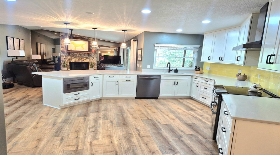 St Cloud, Florida 34771, 4 Bedroom Bedrooms, ,2 Bathroombathrooms,Residential,For Sale,Whispering Pine,0,Mfro6436258