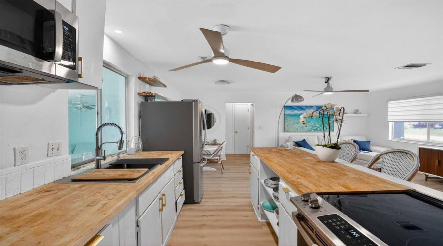 Port Charlotte, Florida 33948, 2 Bedroom Bedrooms, ,2 Bathroombathrooms,Residential,For Sale,Fairfax,0,Mfra4696462