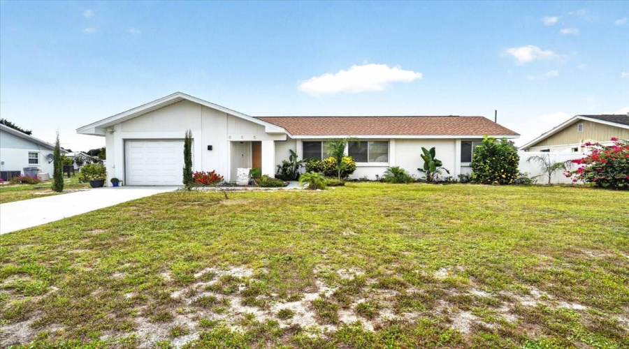 Port Charlotte, Florida 33948, 2 Bedroom Bedrooms, ,2 Bathroombathrooms,Residential,For Sale,Fairfax,0,Mfra4696462