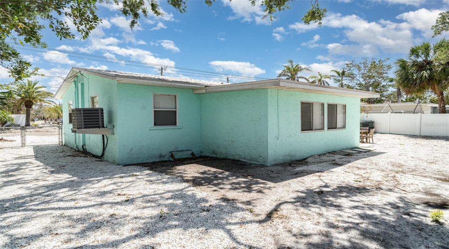 Sarasota, Florida 34242, 3 Bedroom Bedrooms, ,1 Bathroombathrooms,Residential,For Sale,Calle Minorga,0,Mfra4690532