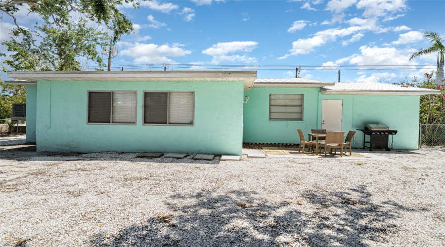 Sarasota, Florida 34242, 3 Bedroom Bedrooms, ,1 Bathroombathrooms,Residential,For Sale,Calle Minorga,0,Mfra4690532