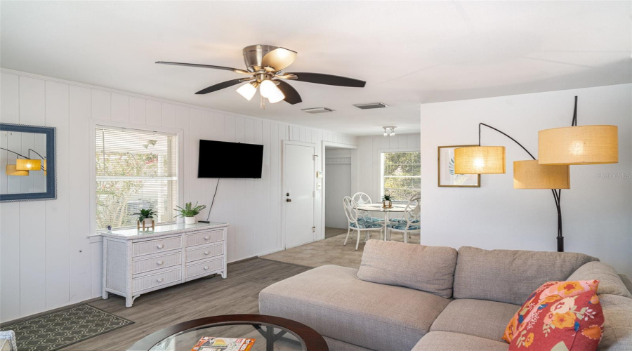 Sarasota, Florida 34242, 3 Bedroom Bedrooms, ,1 Bathroombathrooms,Residential,For Sale,Calle Minorga,0,Mfra4690532