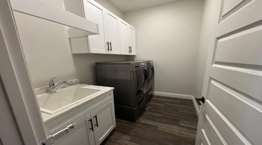 Lakeland, Florida 33813, 4 Bedroom Bedrooms, ,3 Bathroombathrooms,Residential,For Sale,Bentridge Dr,0,Mfrl4964572