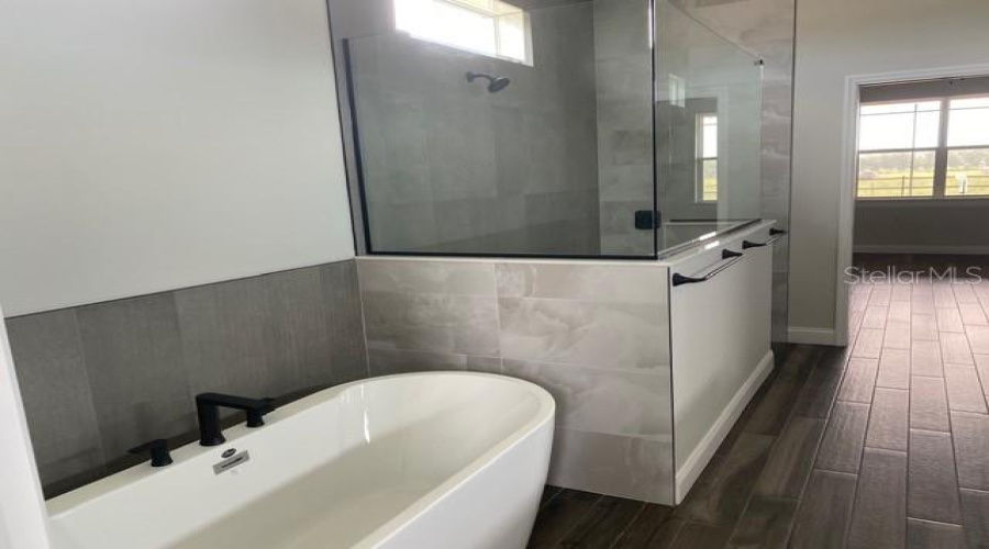 Lakeland, Florida 33813, 4 Bedroom Bedrooms, ,3 Bathroombathrooms,Residential,For Sale,Bentridge Dr,0,Mfrl4964572
