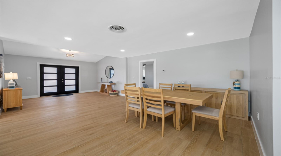 St Pete Beach, Florida 33706, 3 Bedroom Bedrooms, ,3 Bathroombathrooms,Residential,For Sale,59Th,0,Mfrtb8526677