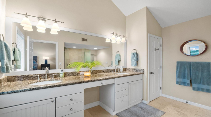 Bradenton, Florida 34210, 2 Bedroom Bedrooms, ,2 Bathroombathrooms,Residential,For Sale,Tidy Island,0,Mfra4652757