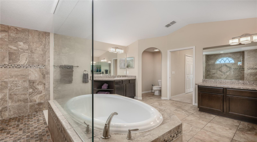 Tavares, Florida 32778, 4 Bedroom Bedrooms, ,3 Bathroombathrooms,Residential,For Sale,Can Do,0,Mfro6379362