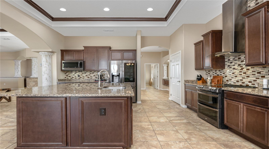 Tavares, Florida 32778, 4 Bedroom Bedrooms, ,3 Bathroombathrooms,Residential,For Sale,Can Do,0,Mfro6379362