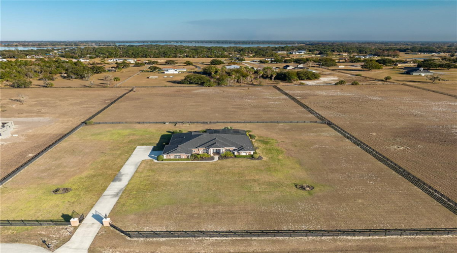 Tavares, Florida 32778, 4 Bedroom Bedrooms, ,3 Bathroombathrooms,Residential,For Sale,Can Do,0,Mfro6379362
