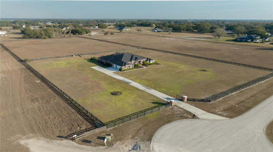 Tavares, Florida 32778, 4 Bedroom Bedrooms, ,3 Bathroombathrooms,Residential,For Sale,Can Do,0,Mfro6379362