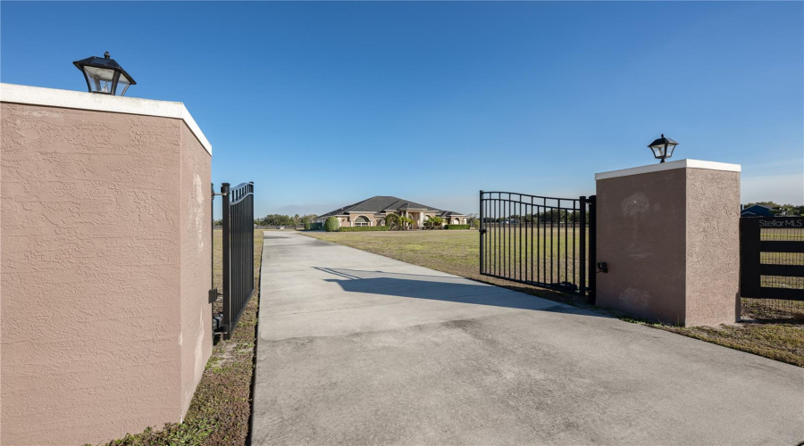 Tavares, Florida 32778, 4 Bedroom Bedrooms, ,3 Bathroombathrooms,Residential,For Sale,Can Do,0,Mfro6379362
