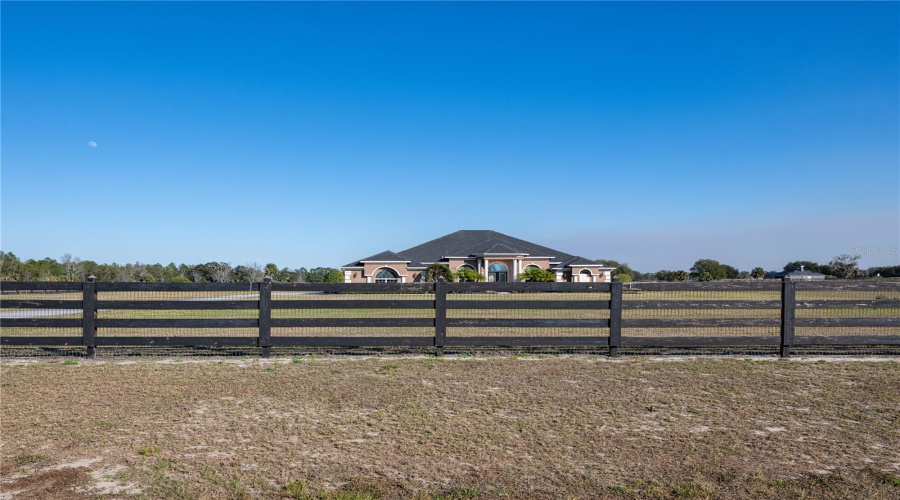 Tavares, Florida 32778, 4 Bedroom Bedrooms, ,3 Bathroombathrooms,Residential,For Sale,Can Do,0,Mfro6379362