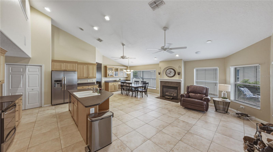 Family, Kitchen And Dining Room Combo