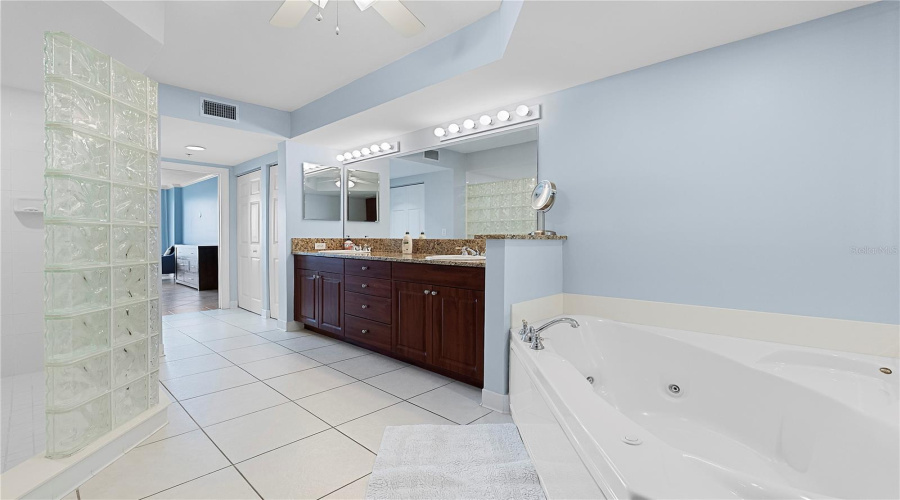 Daytona Beach Shores, Florida 32118, 3 Bedroom Bedrooms, ,3 Bathroombathrooms,Residential,For Sale,Atlantic,0,Mfro6429491