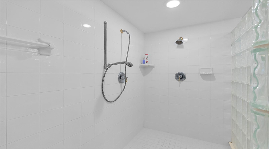Daytona Beach Shores, Florida 32118, 3 Bedroom Bedrooms, ,3 Bathroombathrooms,Residential,For Sale,Atlantic,0,Mfro6429491