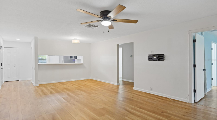 Clearwater, Florida 33764, 2 Bedroom Bedrooms, ,2 Bathroombathrooms,Residential,For Sale,Bay,0,Mfrtb8530131