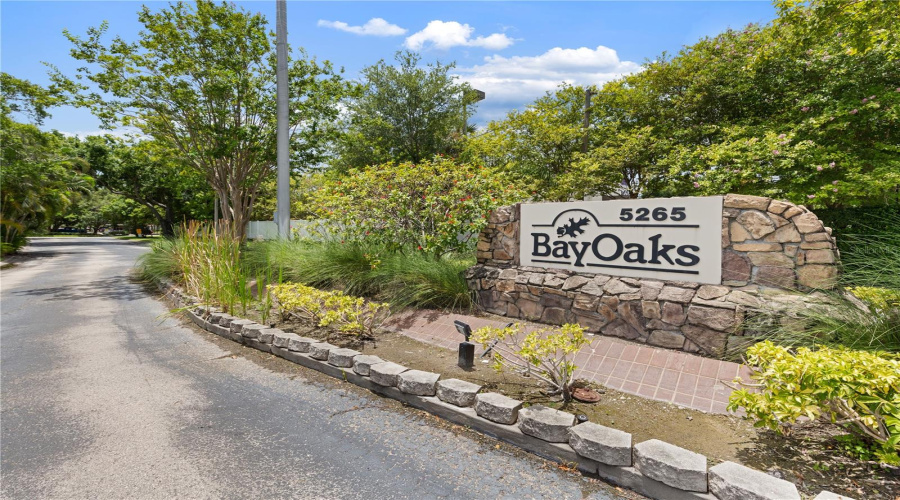 Clearwater, Florida 33764, 2 Bedroom Bedrooms, ,2 Bathroombathrooms,Residential,For Sale,Bay,0,Mfrtb8530131