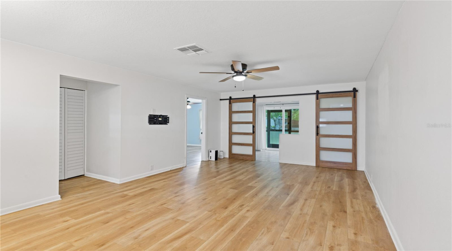 Clearwater, Florida 33764, 2 Bedroom Bedrooms, ,2 Bathroombathrooms,Residential,For Sale,Bay,0,Mfrtb8530131