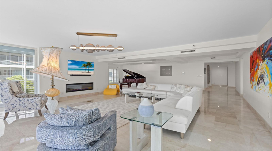Longboat Key, Florida 34228, 3 Bedroom Bedrooms, ,3 Bathroombathrooms,Residential,For Sale,Harbourside,0,Mfra4697202
