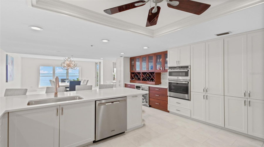 Longboat Key, Florida 34228, 3 Bedroom Bedrooms, ,3 Bathroombathrooms,Residential,For Sale,Harbourside,0,Mfra4697202