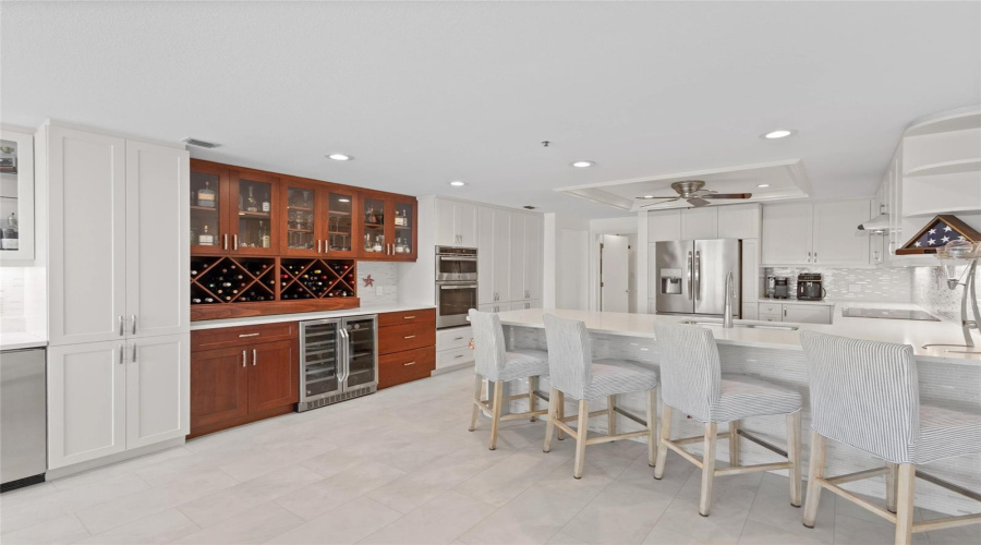 Longboat Key, Florida 34228, 3 Bedroom Bedrooms, ,3 Bathroombathrooms,Residential,For Sale,Harbourside,0,Mfra4697202