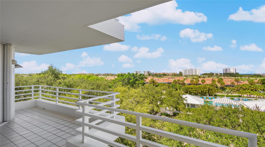Longboat Key, Florida 34228, 3 Bedroom Bedrooms, ,3 Bathroombathrooms,Residential,For Sale,Harbourside,0,Mfra4697202
