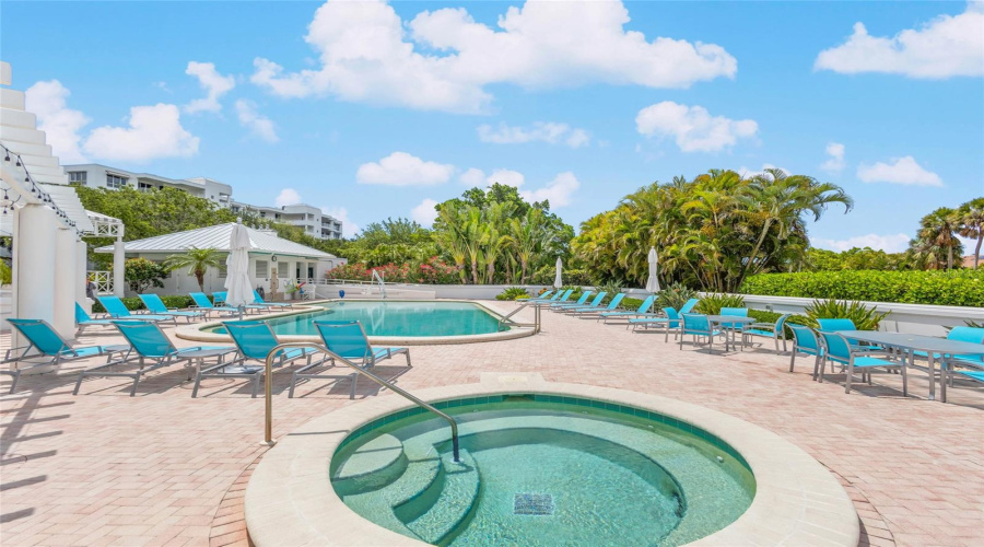 Longboat Key, Florida 34228, 3 Bedroom Bedrooms, ,3 Bathroombathrooms,Residential,For Sale,Harbourside,0,Mfra4697202