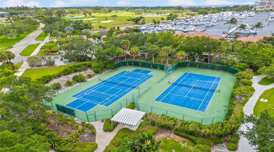 Longboat Key, Florida 34228, 3 Bedroom Bedrooms, ,3 Bathroombathrooms,Residential,For Sale,Harbourside,0,Mfra4697202