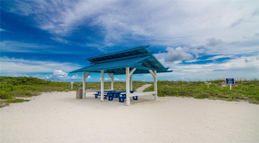Longboat Key, Florida 34228, 3 Bedroom Bedrooms, ,3 Bathroombathrooms,Residential,For Sale,Harbourside,0,Mfra4697202
