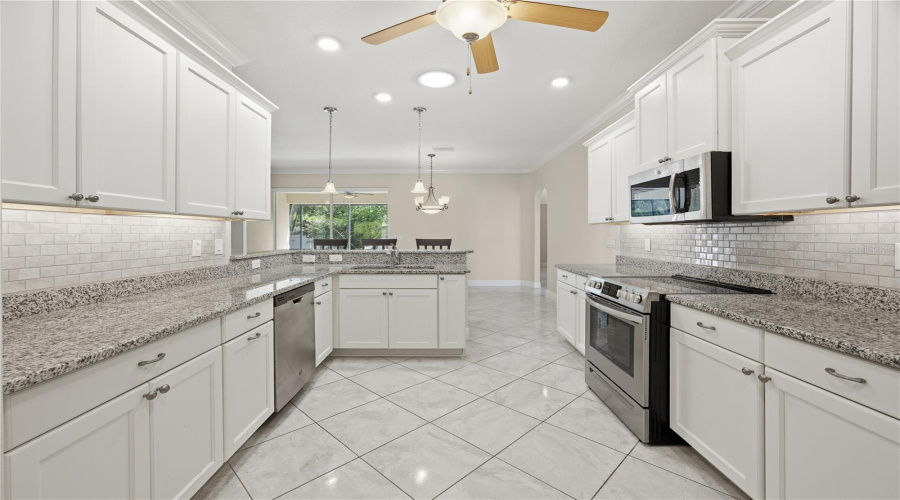 Leesburg, Florida 34748, 3 Bedroom Bedrooms, ,2 Bathroombathrooms,Residential,For Sale,Heritage,0,Mfrom726076
