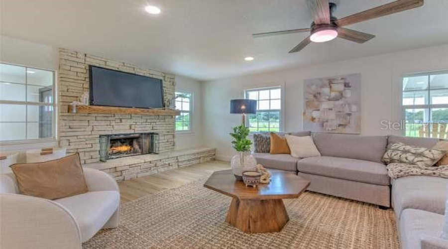 Plant City, Florida 33565, 3 Bedroom Bedrooms, ,3 Bathroombathrooms,Residential,For Sale,Holbrook,0,Mfrtb8527608