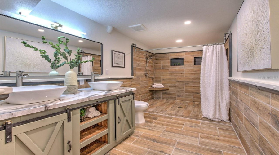 Plant City, Florida 33565, 3 Bedroom Bedrooms, ,3 Bathroombathrooms,Residential,For Sale,Holbrook,0,Mfrtb8527608