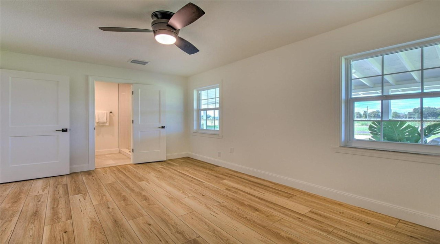 Plant City, Florida 33565, 3 Bedroom Bedrooms, ,3 Bathroombathrooms,Residential,For Sale,Holbrook,0,Mfrtb8527608