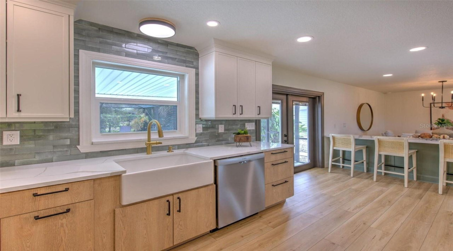 Plant City, Florida 33565, 3 Bedroom Bedrooms, ,3 Bathroombathrooms,Residential,For Sale,Holbrook,0,Mfrtb8527608