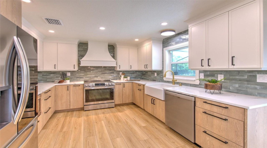 Plant City, Florida 33565, 3 Bedroom Bedrooms, ,3 Bathroombathrooms,Residential,For Sale,Holbrook,0,Mfrtb8527608