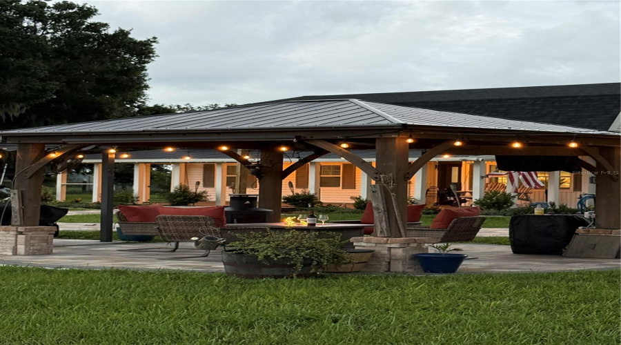 Plant City, Florida 33565, 3 Bedroom Bedrooms, ,3 Bathroombathrooms,Residential,For Sale,Holbrook,0,Mfrtb8527608