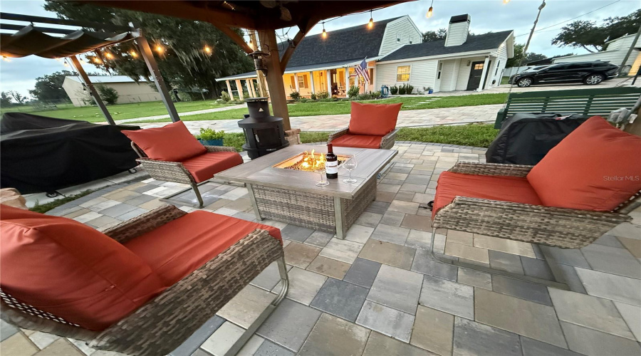 Plant City, Florida 33565, 3 Bedroom Bedrooms, ,3 Bathroombathrooms,Residential,For Sale,Holbrook,0,Mfrtb8527608