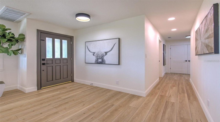 Plant City, Florida 33565, 3 Bedroom Bedrooms, ,3 Bathroombathrooms,Residential,For Sale,Holbrook,0,Mfrtb8527608