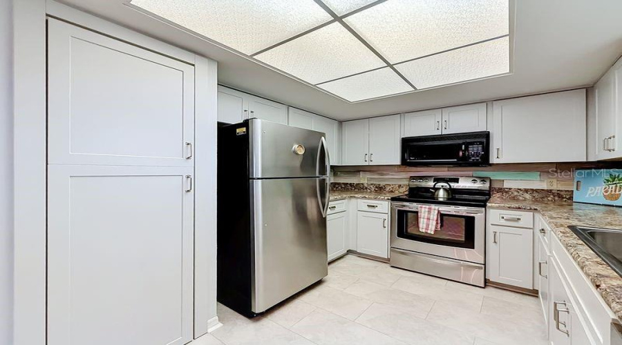 Clearwater, Florida 33763, 2 Bedroom Bedrooms, ,2 Bathroombathrooms,Residential,For Sale,Utopian,0,Mfrtb8459330