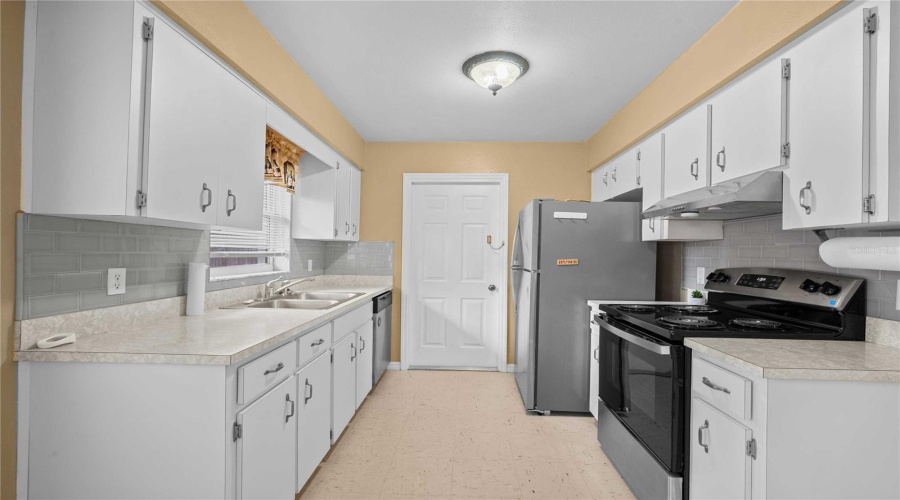 Zephyrhills, Florida 33542, 3 Bedroom Bedrooms, ,2 Bathroombathrooms,Residential,For Sale,Tangerine,0,Mfrtb8523977