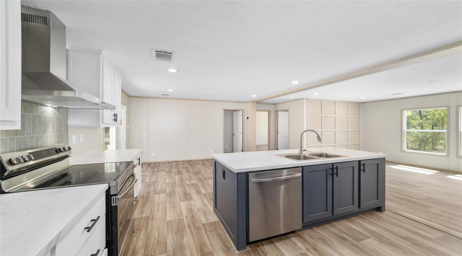 Morriston, Florida 32668, 3 Bedroom Bedrooms, ,2 Bathroombathrooms,Residential,For Sale,21St,0,Mfrgc540951