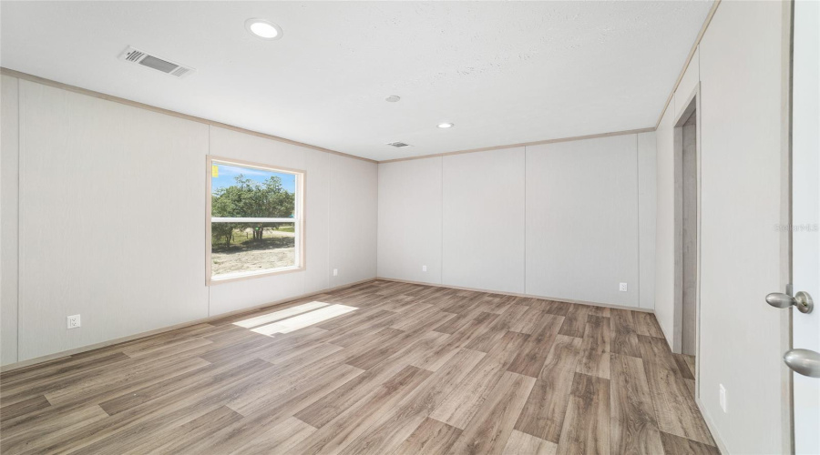Morriston, Florida 32668, 3 Bedroom Bedrooms, ,2 Bathroombathrooms,Residential,For Sale,21St,0,Mfrgc540951