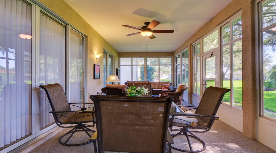 Florida Room W/Vinyl Sliders