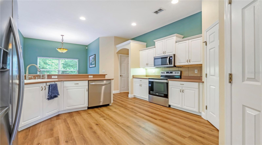 Deland, Florida 32724, 3 Bedroom Bedrooms, ,2 Bathroombathrooms,Residential,For Sale,Taylor,0,Mfrv4950035