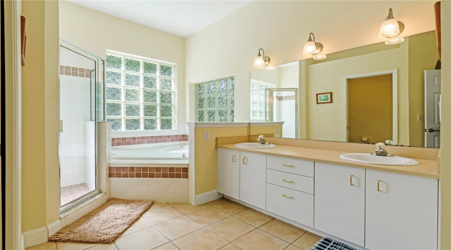 Deland, Florida 32724, 3 Bedroom Bedrooms, ,2 Bathroombathrooms,Residential,For Sale,Taylor,0,Mfrv4950035