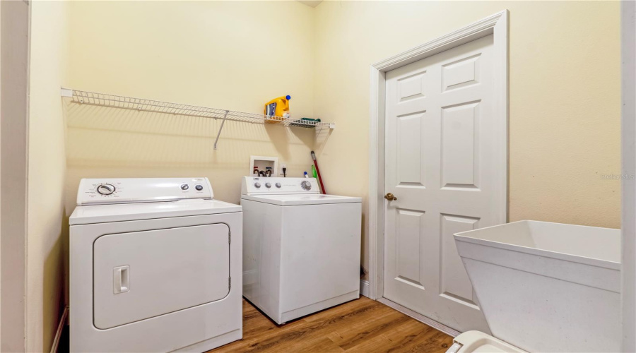 Deland, Florida 32724, 3 Bedroom Bedrooms, ,2 Bathroombathrooms,Residential,For Sale,Taylor,0,Mfrv4950035