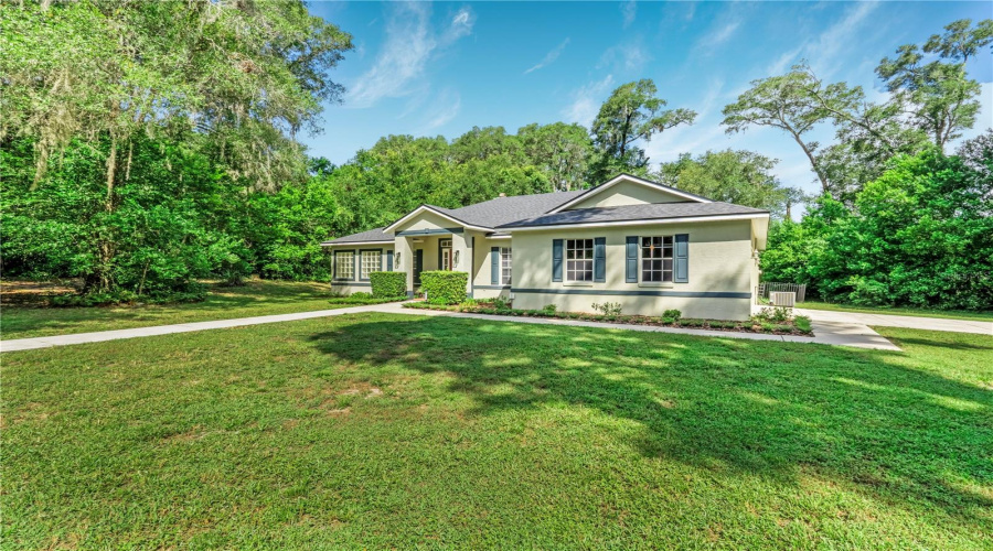 Deland, Florida 32724, 3 Bedroom Bedrooms, ,2 Bathroombathrooms,Residential,For Sale,Taylor,0,Mfrv4950035
