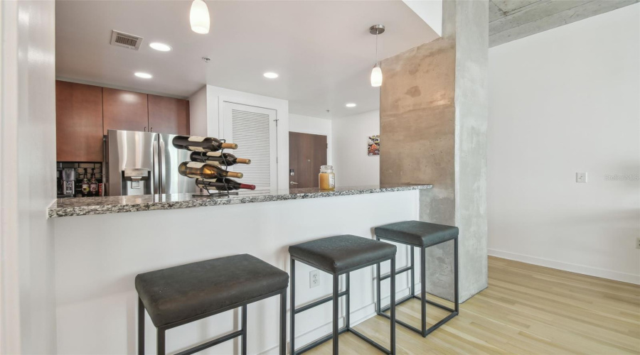 Tampa, Florida 33602, 1 Bedroom Bedrooms, ,1 Bathroombathrooms,Residential,For Sale,Ashley,0,Mfrtb8509219
