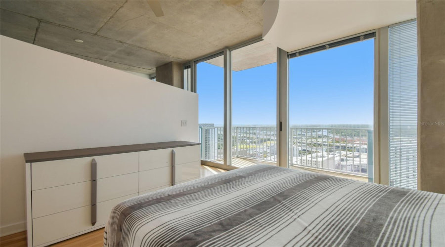 Tampa, Florida 33602, 1 Bedroom Bedrooms, ,1 Bathroombathrooms,Residential,For Sale,Ashley,0,Mfrtb8509219